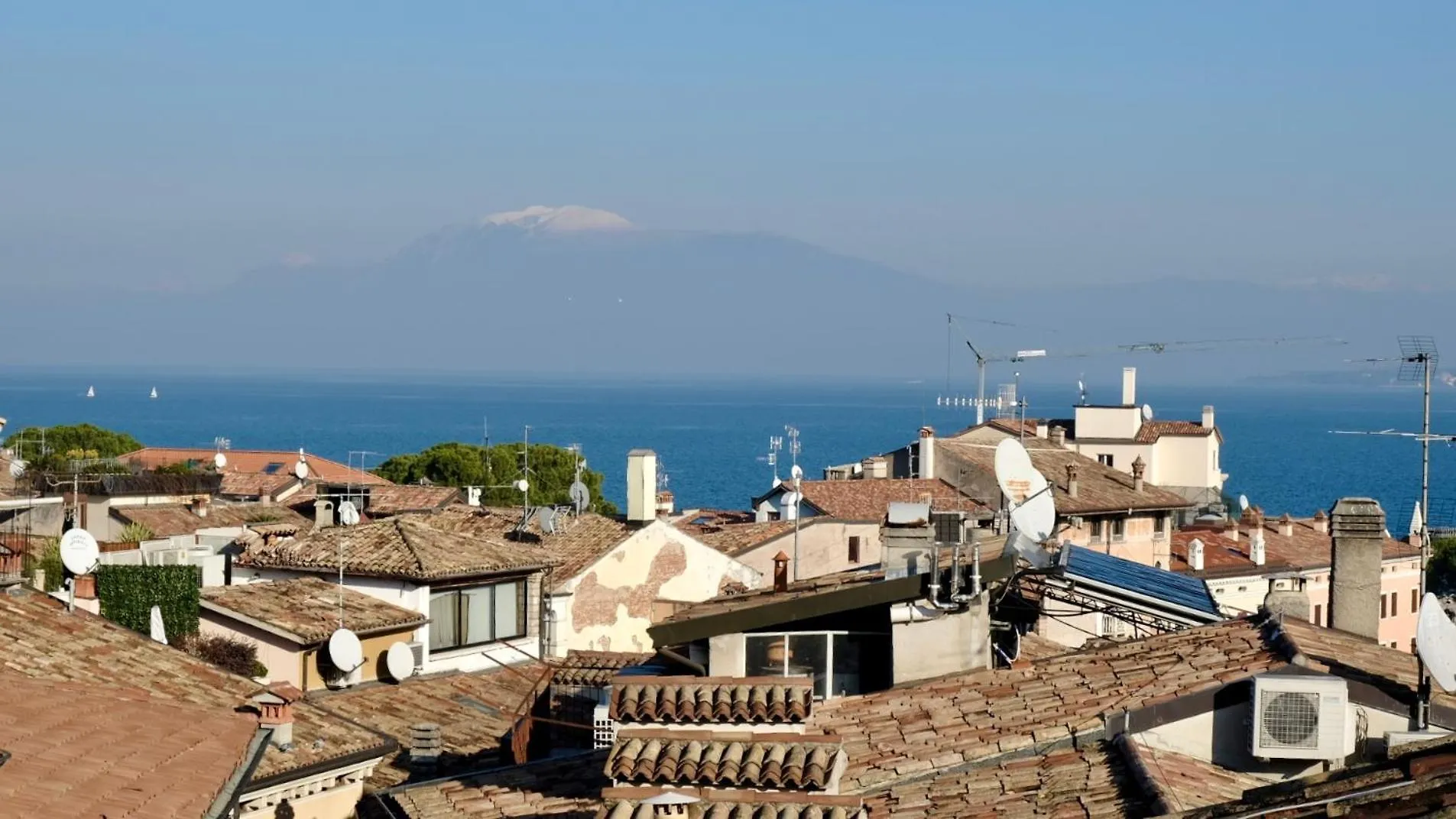 Romantico Rifugio Per Coppie - Vista Lago Apartment Desenzano del Garda Italy