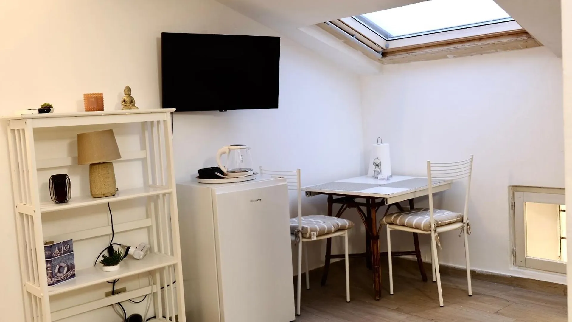 Romantico Rifugio Per Coppie - Vista Lago Apartment Desenzano del Garda Italy