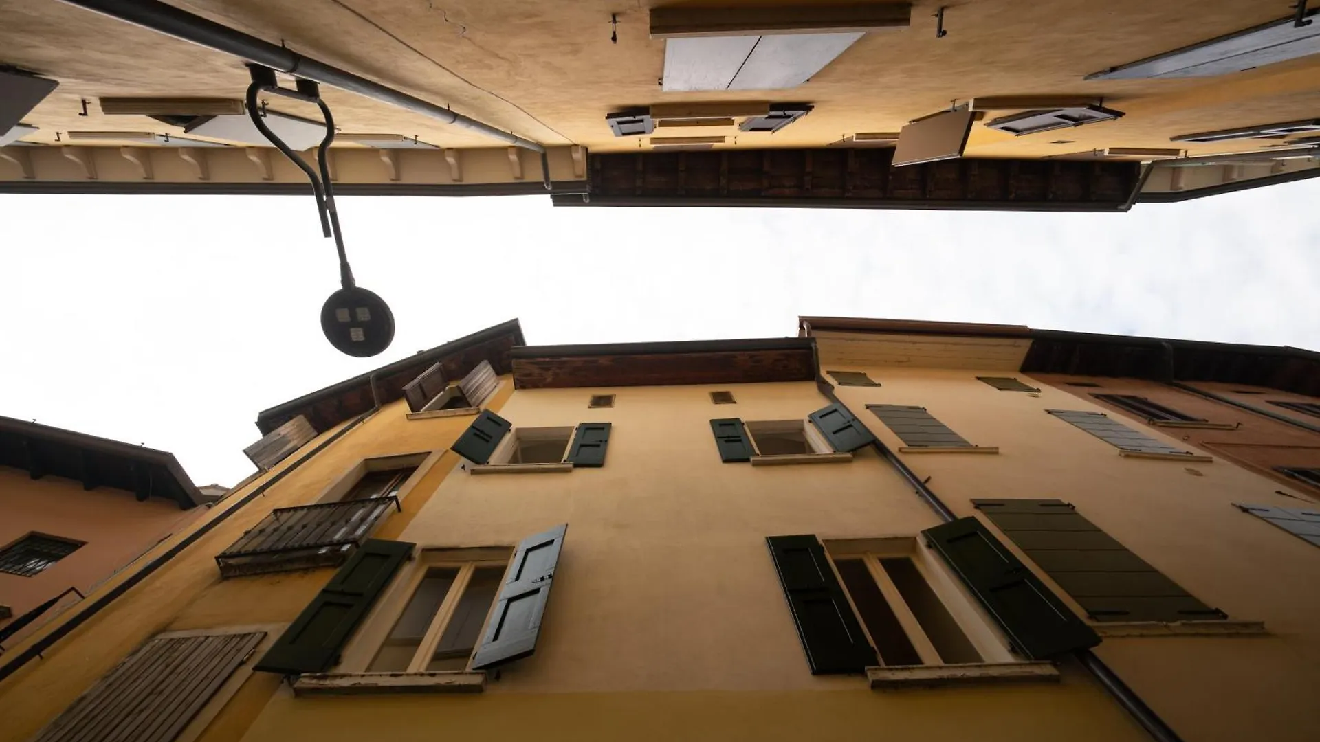 Romantico Rifugio Per Coppie - Vista Lago Apartment Desenzano del Garda Italy